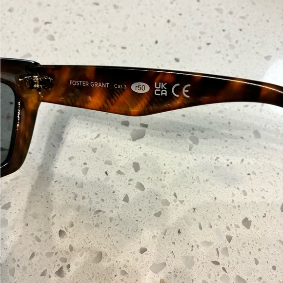 Foster Grant Tortoiseshell Square Sunglasses Cat 3 UV Protection Oversized - Picture 4 of 7